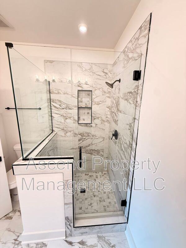 118 Leggo Ave - Photo 4 of 17