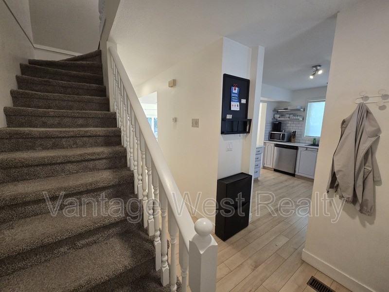 2125 Burtch Rd - Photo 2 of 36