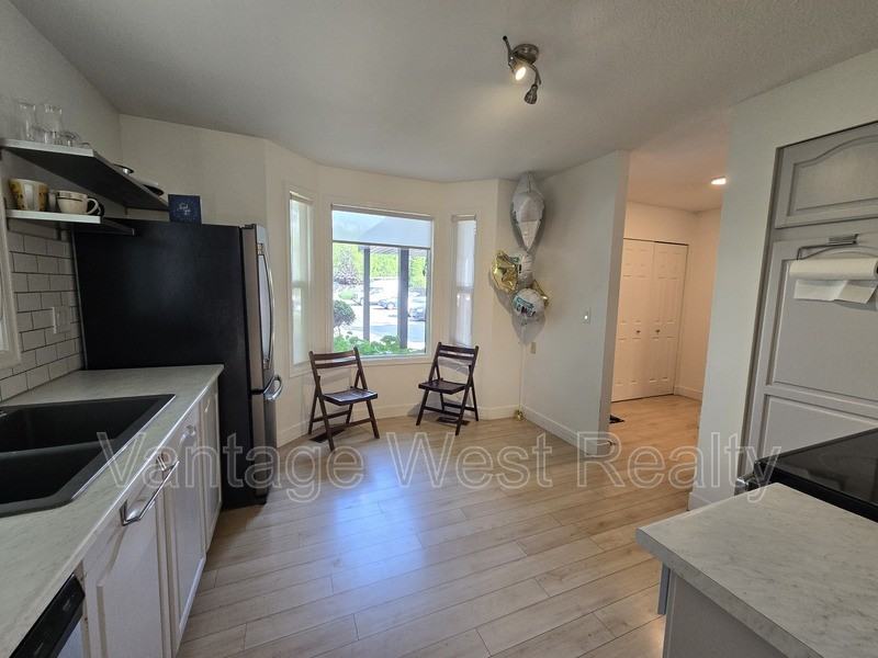 2125 Burtch Rd - Photo 6 of 36