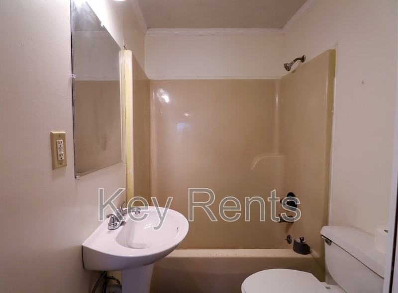 4679 Bradley Dr - Photo 6 of 11