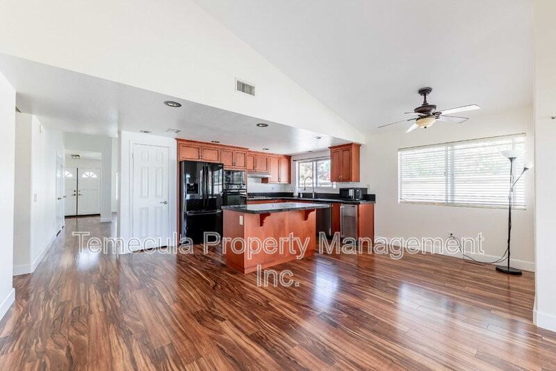 24392 Ridgewood Dr - Photo 5 of 18