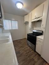 Spacious 2 Bedroom Apartment in Glendale! - Photo 1 of 1