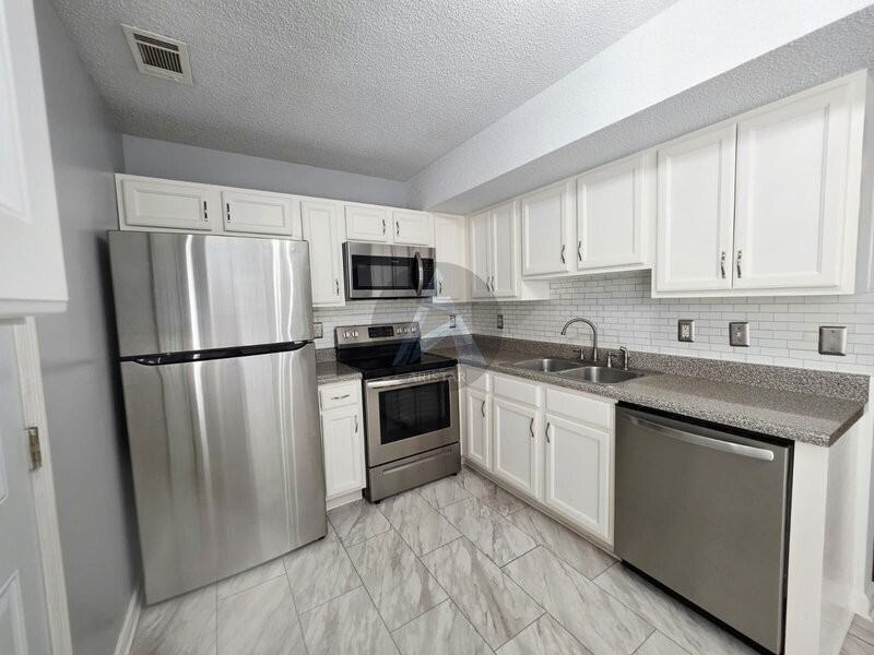 17 Middlebrook Dr - Photo 5 of 16
