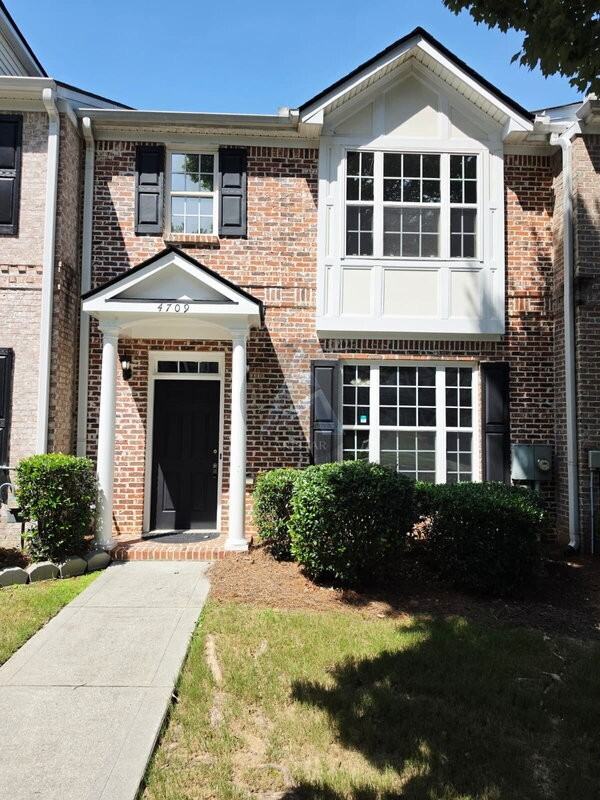 4709 Liberty Square Dr - Photo 3 of 29
