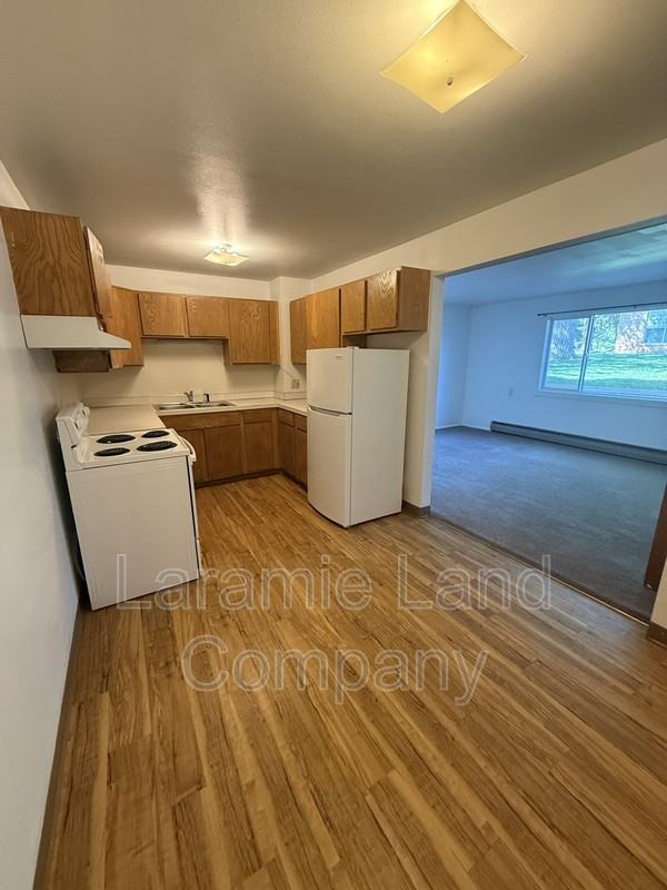 1158 N 17th St - Photo 2 of 6