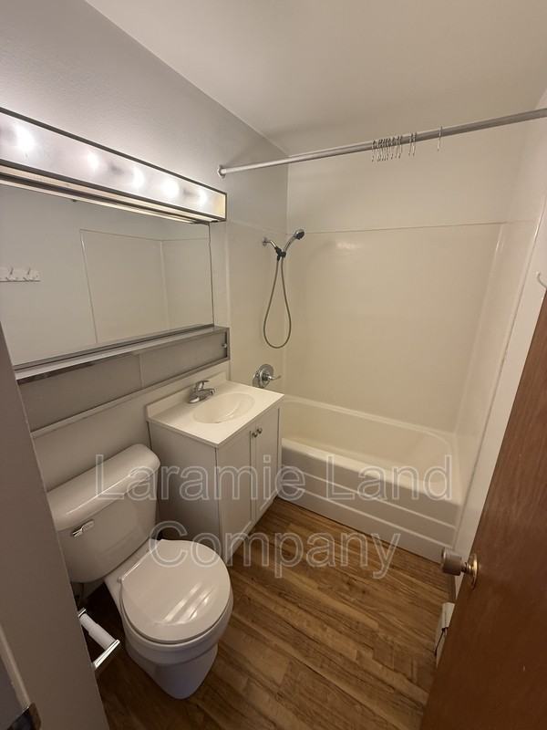 1158 N 17th St - Photo 3 of 6