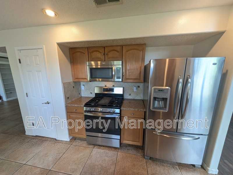 4800 Sherry Ann Rd Nw - Photo 7 of 39