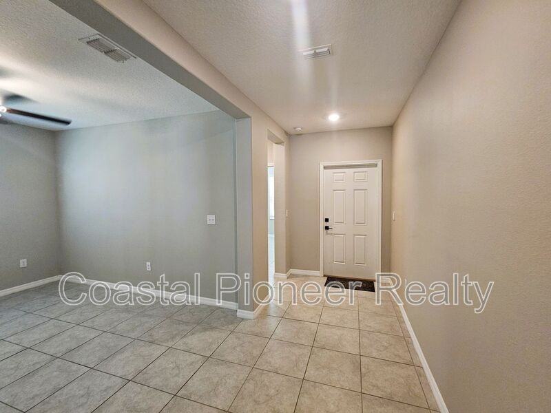 6822 King Creek Dr - Photo 3 of 50