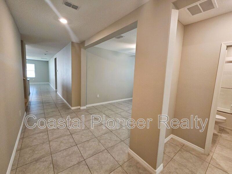 6822 King Creek Dr - Photo 4 of 50