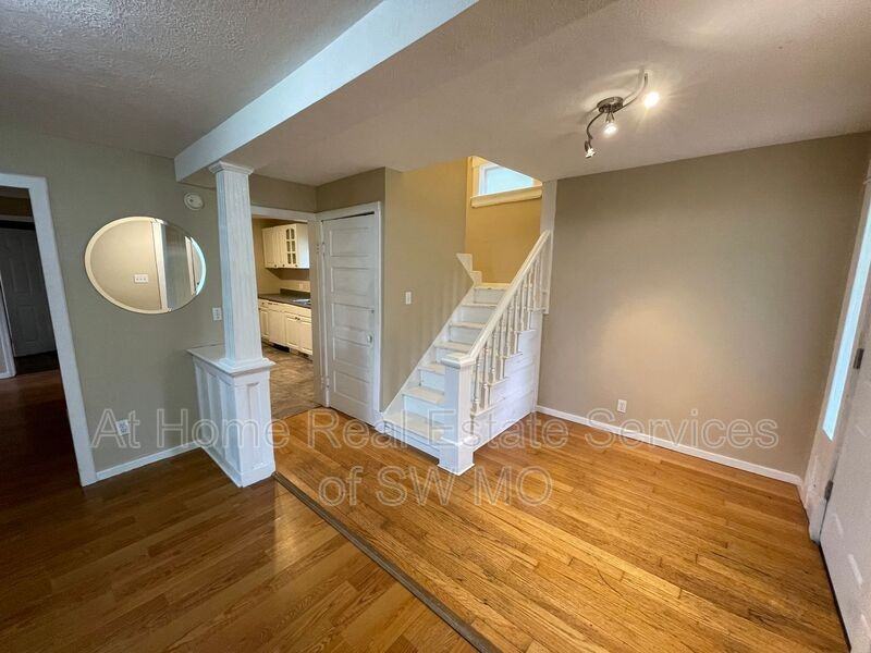 1440 E Mcdaniel St - Photo 3 of 13