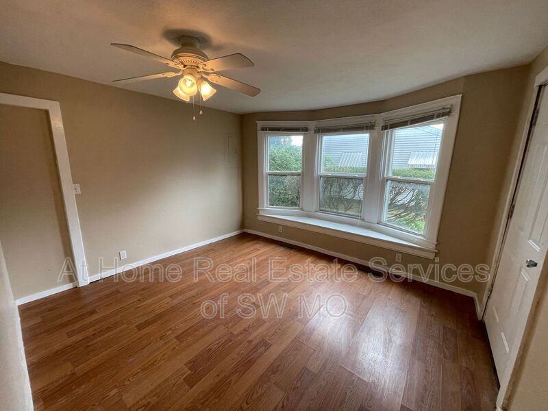 1440 E Mcdaniel St - Photo 6 of 13