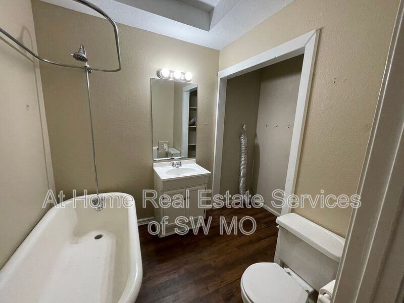 1440 E Mcdaniel St - Photo 7 of 13