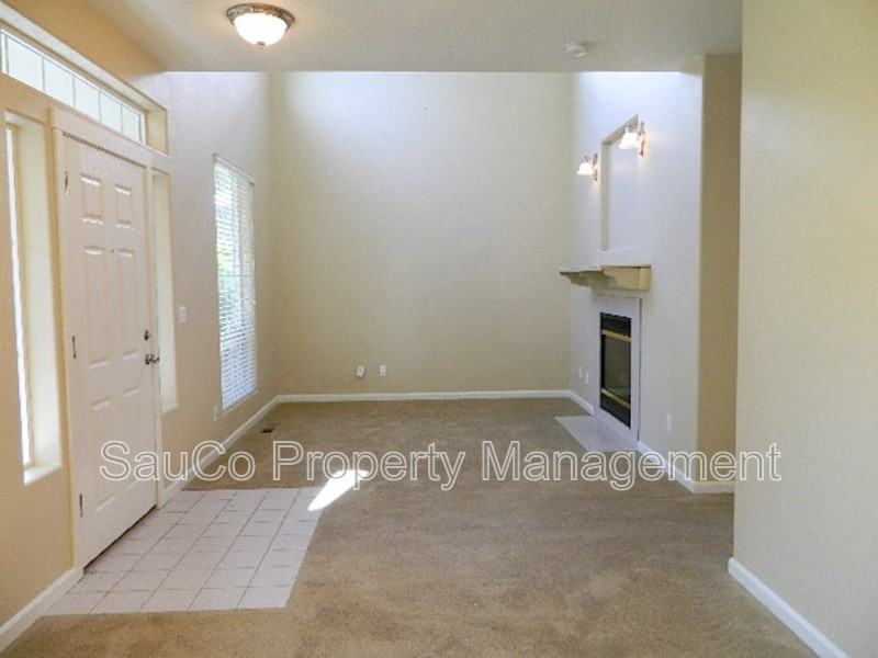 5605 Ne Caddis Dr - Photo 3 of 21