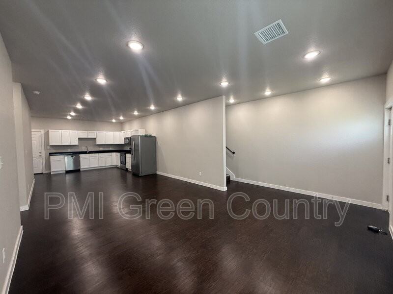 13473 S Mingo Rd #15 - Photo 4 of 15