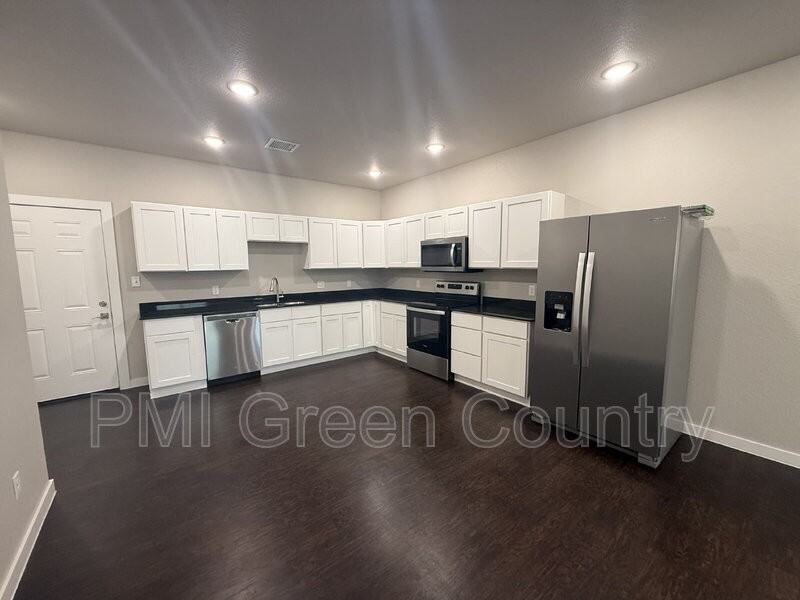 13473 S Mingo Rd #15 - Photo 5 of 15