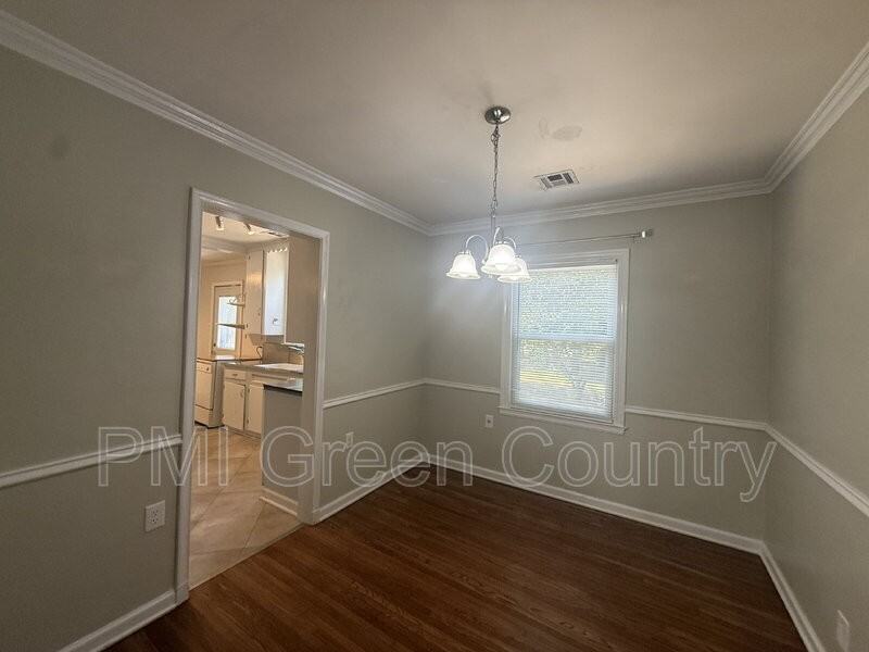 2811 E 1st Pl - Photo 4 of 15