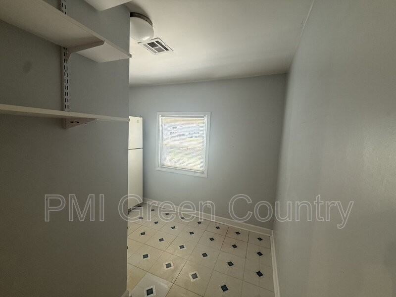 2811 E 1st Pl - Photo 7 of 15