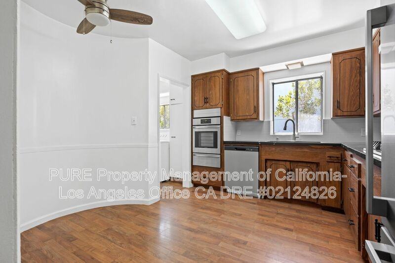 1534 S Hayworth Ave - Photo 5 of 31