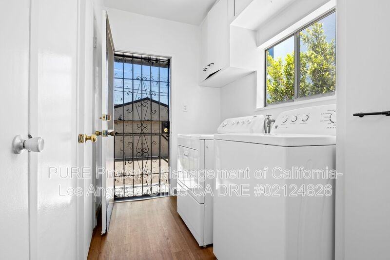 1534 S Hayworth Ave - Photo 7 of 31