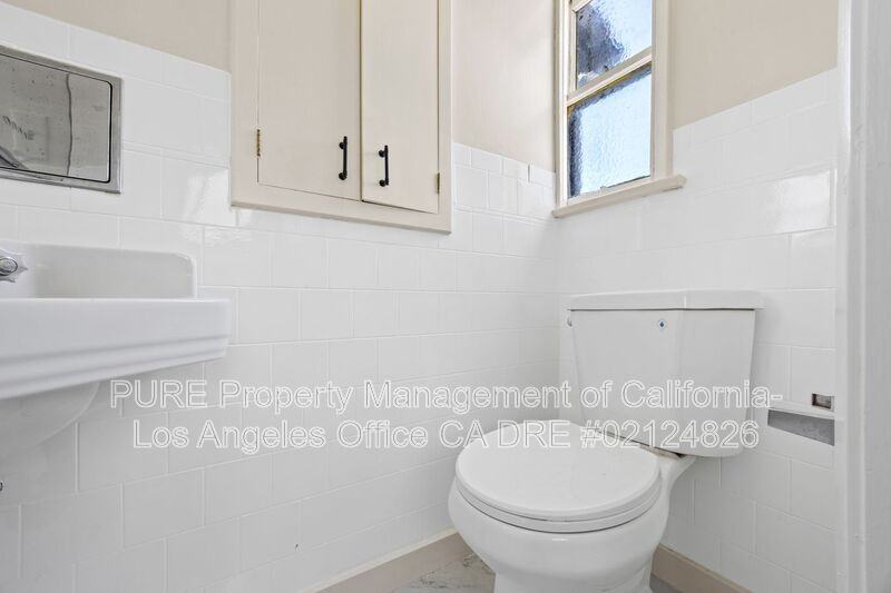 1534 S Hayworth Ave - Photo 5 of 28