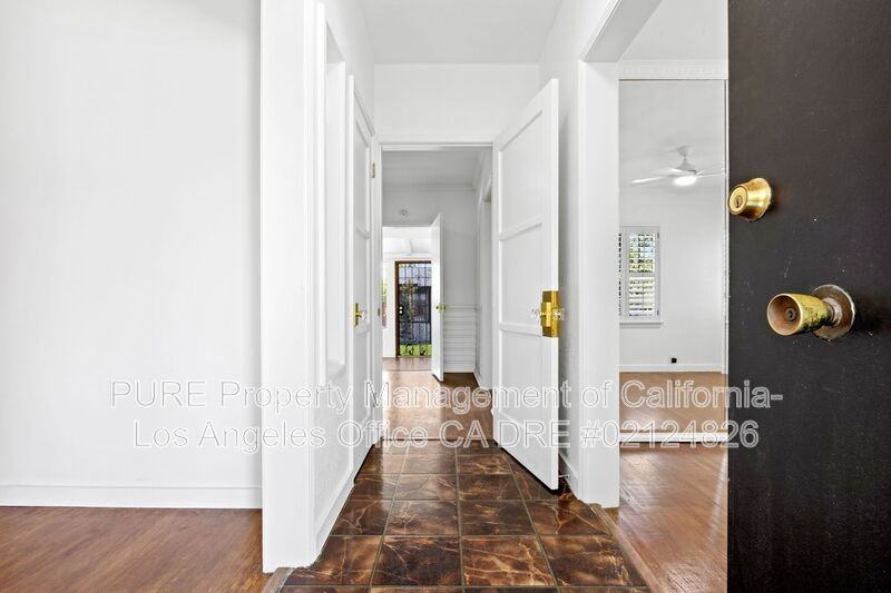 1534 S Hayworth Ave - Photo 6 of 28