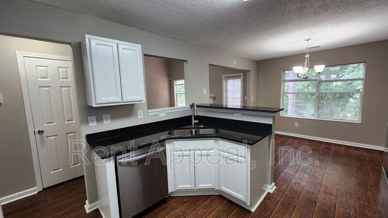 601 Hillandale Park Dr - Photo 2 of 10
