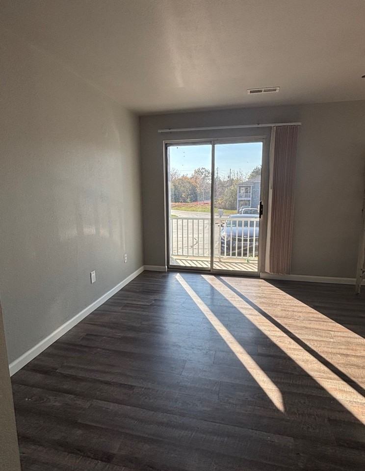 2 Bedroom Apartment - Photo 2 of 7