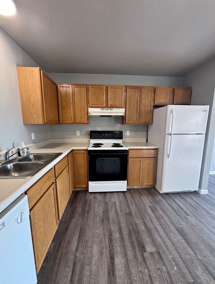 2 Bedroom Apartment - Photo 5 of 7