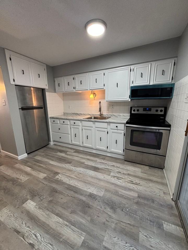 4701 S Pointe Dr - Photo 3 of 8