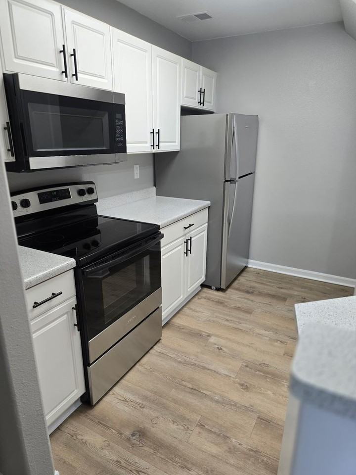 Richmond Hills - Photo 2 of 25