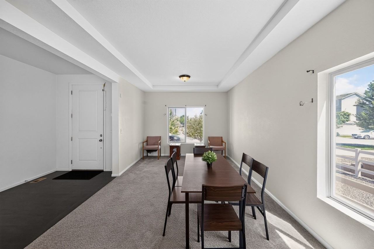 17908 E 52nd Ave - Photo 7 of 26