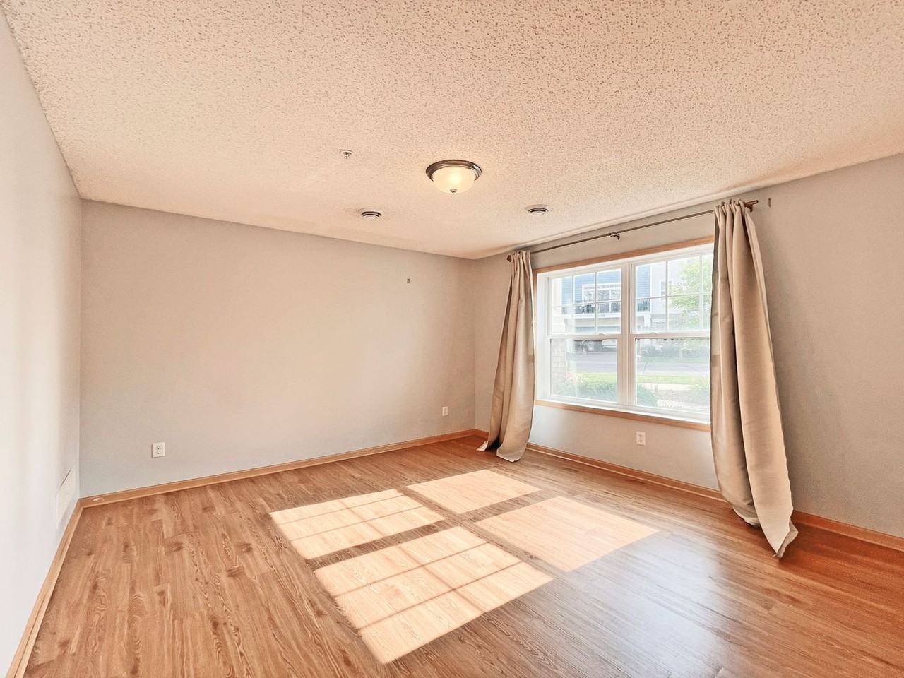 11903 Emery Village Dr N - Photo 4 of 23