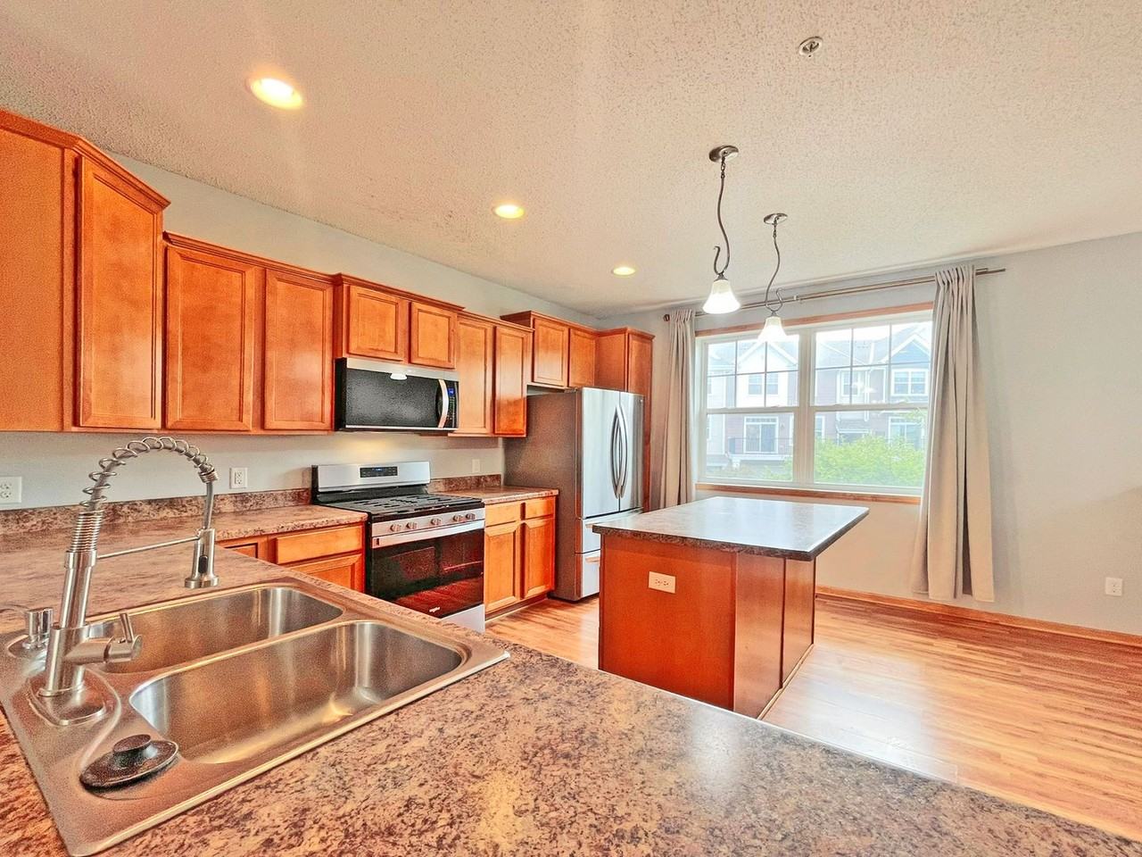 11903 Emery Village Dr N - Photo 5 of 23