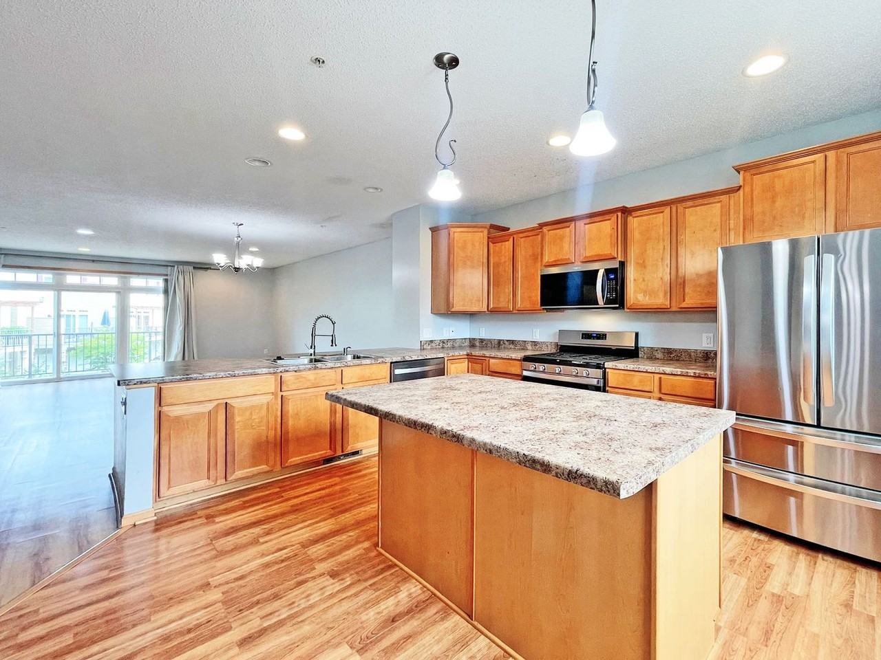 11903 Emery Village Dr N - Photo 7 of 23