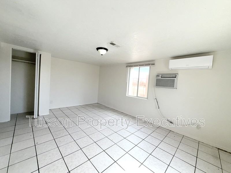 208 W Ventura St - Photo 6 of 14