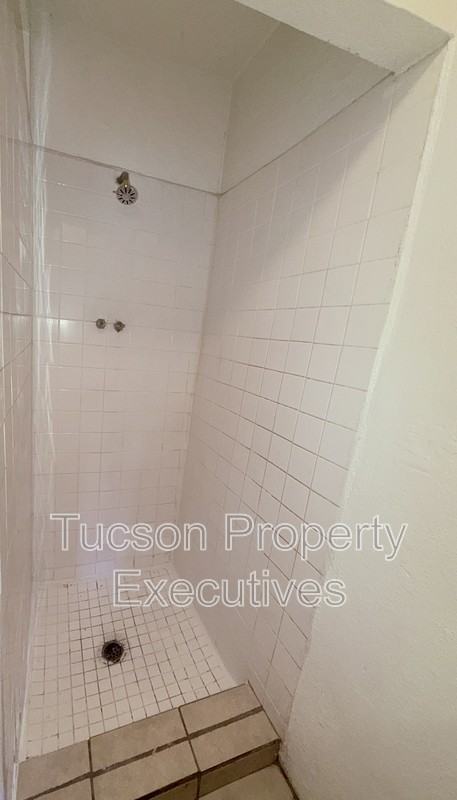 208 W Ventura St - Photo 7 of 14