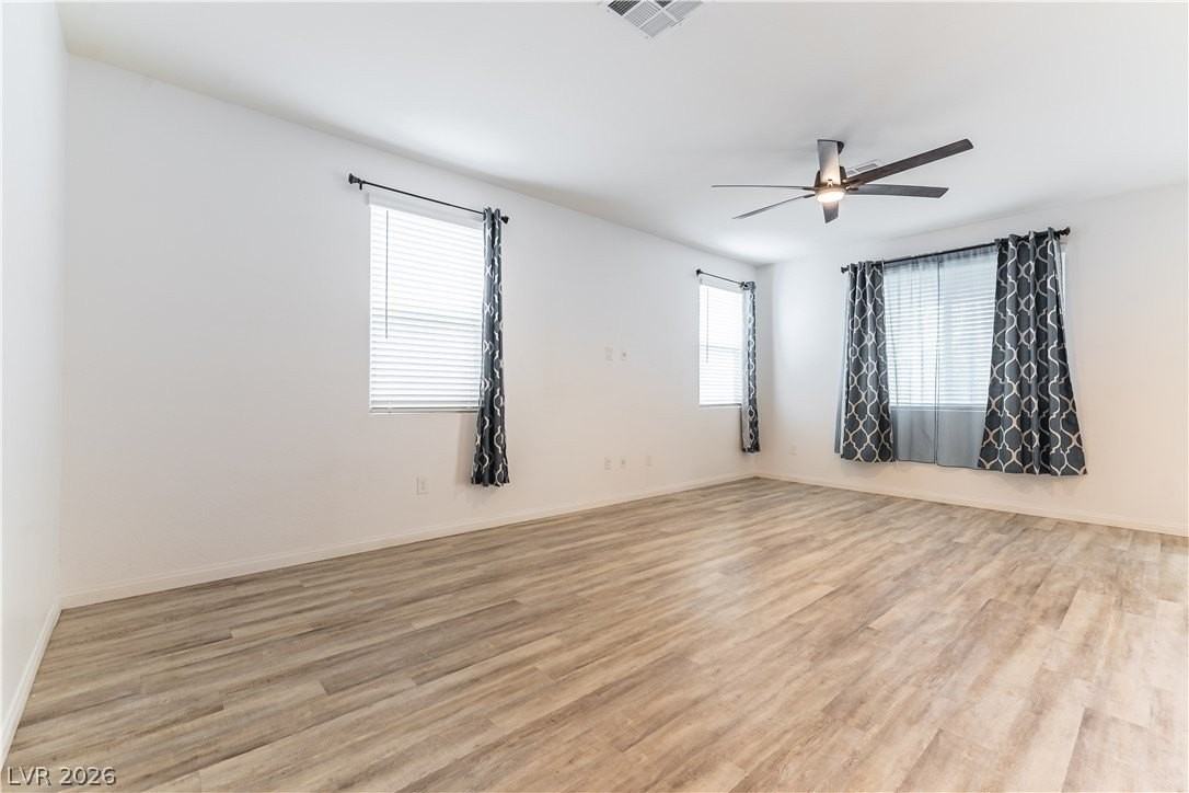 385 Stephen Clear Ave - Photo 7 of 12