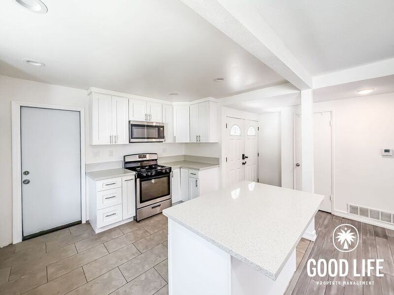 16691 Newland St - Photo 4 of 26