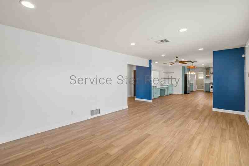 2537 N 65th St - Photo 6 of 24