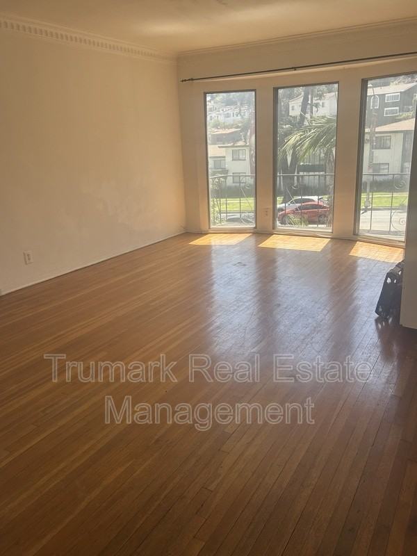 3731 Los Feliz Blvd #1-4 - Photo 4 of 11