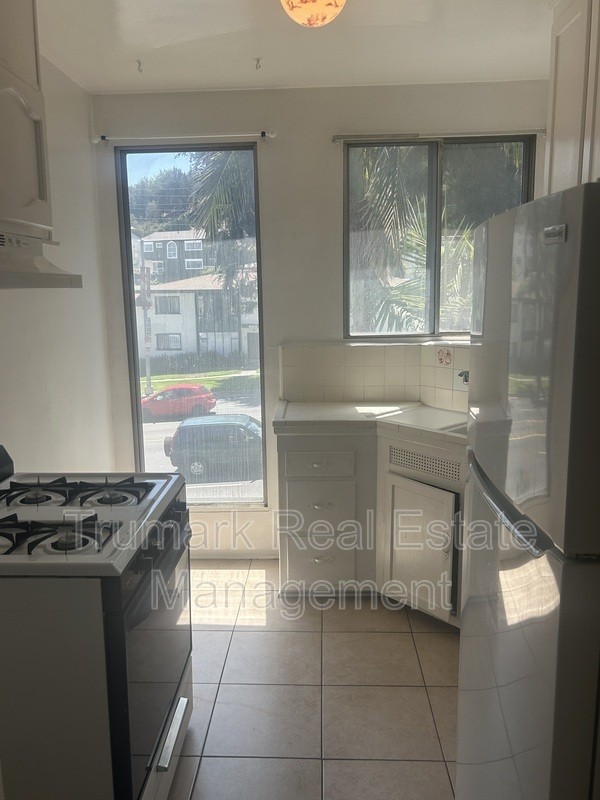 3731 Los Feliz Blvd #1-4 - Photo 5 of 11