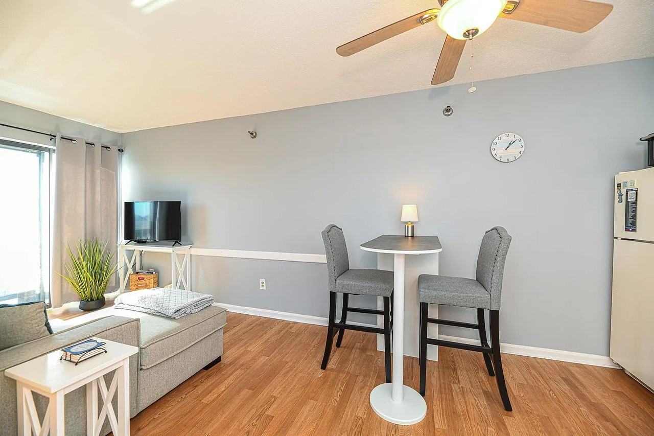 32 Ashworth Ave #418 - Photo 5 of 15