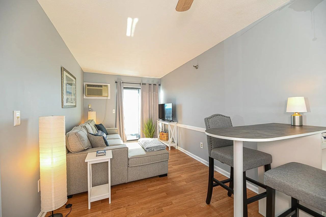 32 Ashworth Ave #418 - Photo 6 of 15