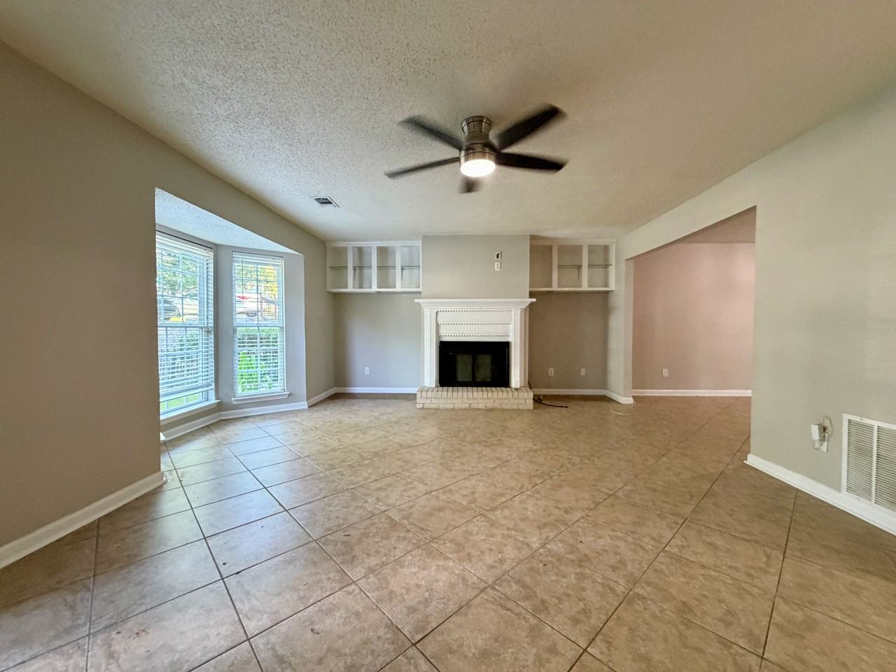 5200 Afton Way Se - Photo 4 of 31