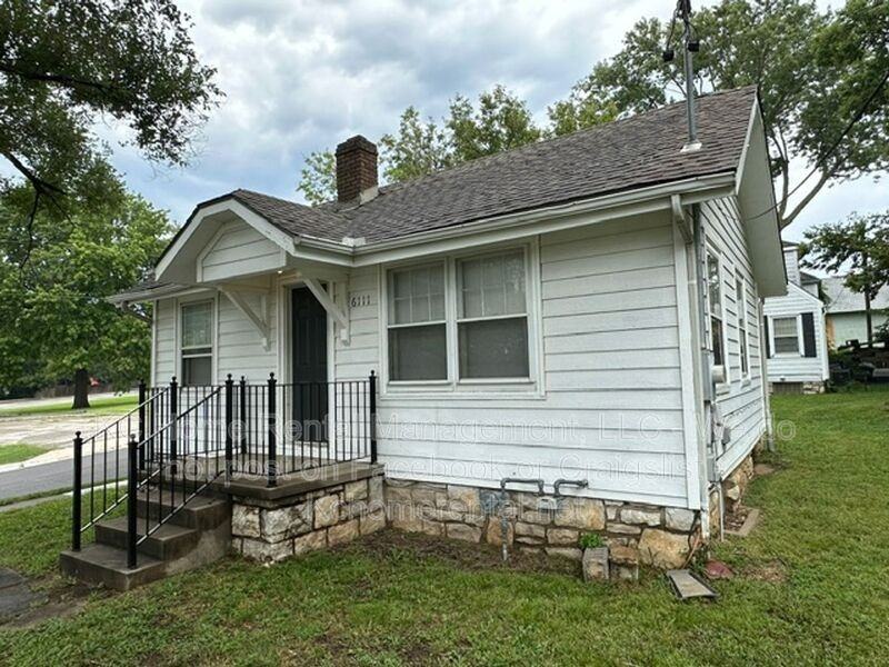 6111 Raytown Rd - Photo 2 of 16