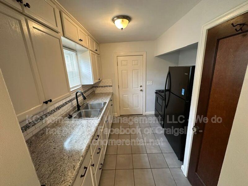 6111 Raytown Rd - Photo 4 of 16