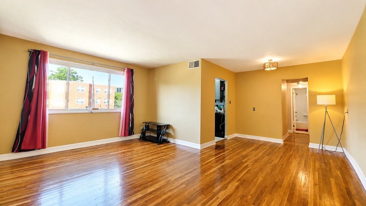 3839 Hamilton St - Photo 3 of 18