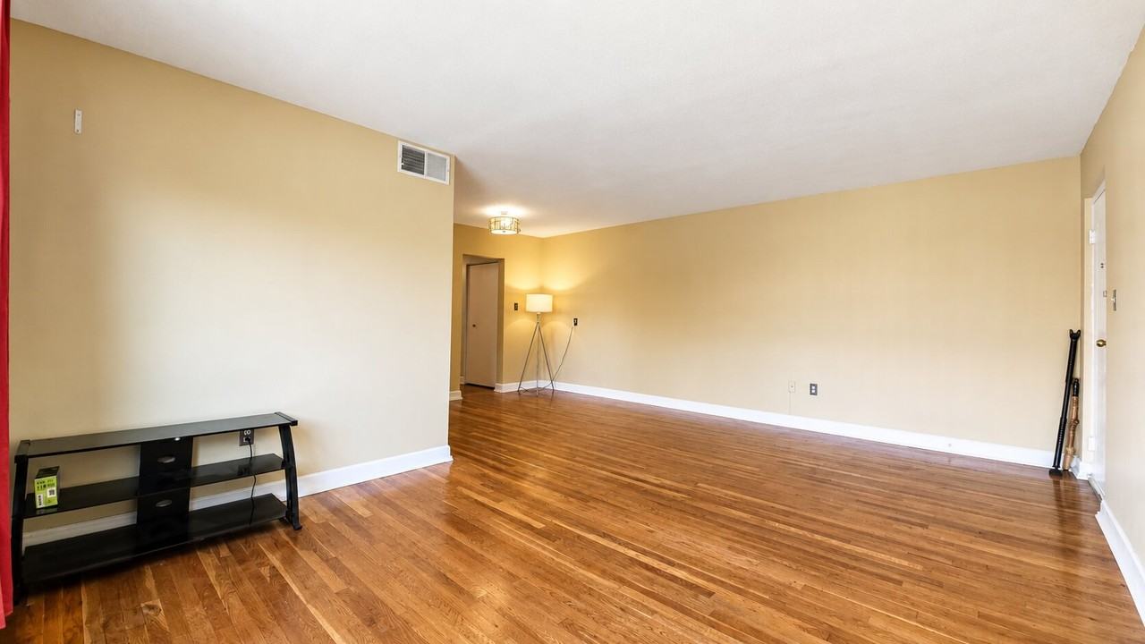 3839 Hamilton St - Photo 5 of 18