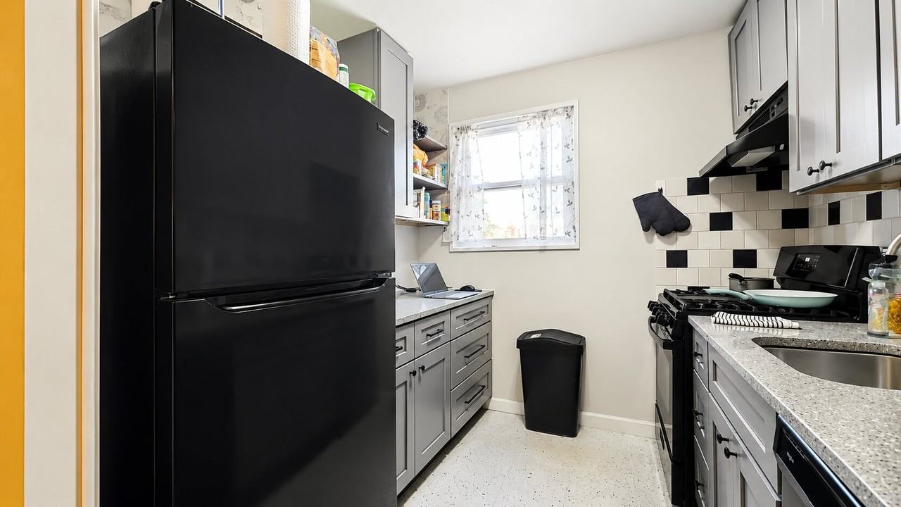 3839 Hamilton St - Photo 7 of 18