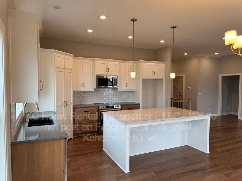 18805 Skyview Ln - Photo 5 of 37